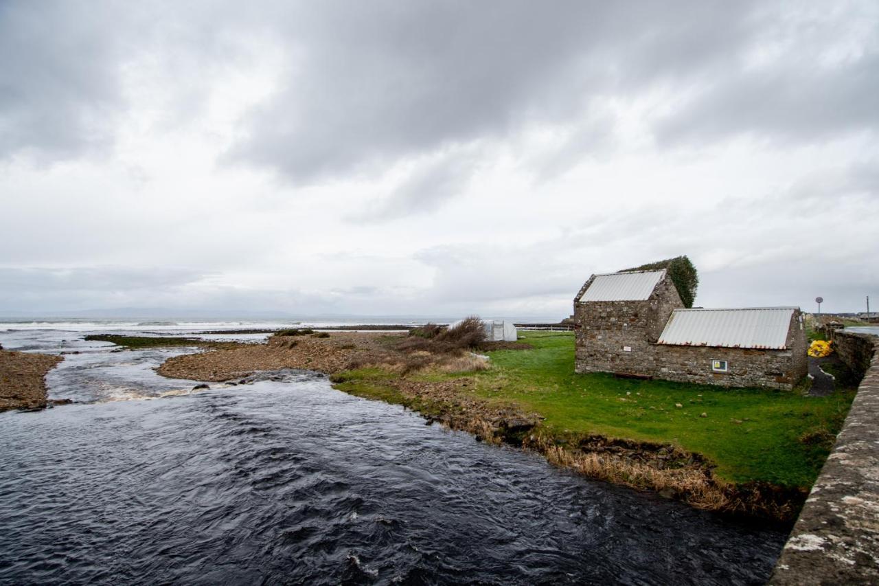 Beautiful Coastal House At The Drowes Rivermouth Бандоран Экстерьер фото
